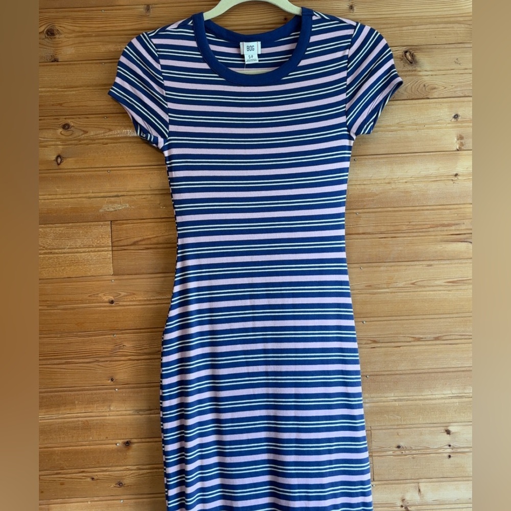 New BDG T-Shirt Midi Dress - Picture 8 of 15